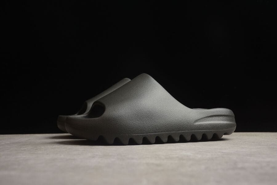 Yeezy Slide Onyx