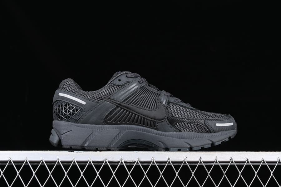 Zoom Vomero 5 Anthracite